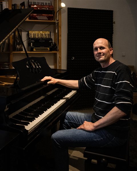 Jan Koláček at the piano